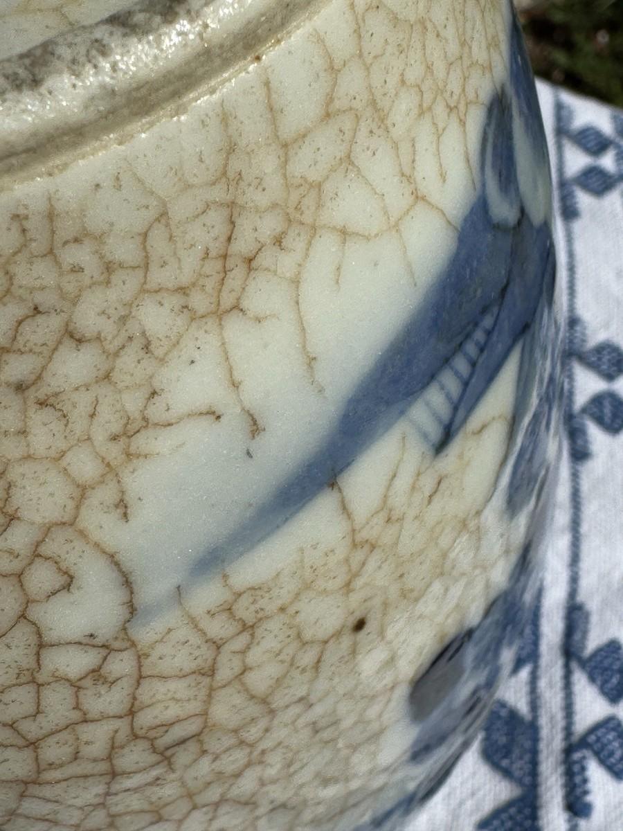 Natural wear on antique porcelain Natural wear on antique porcelain foot rim