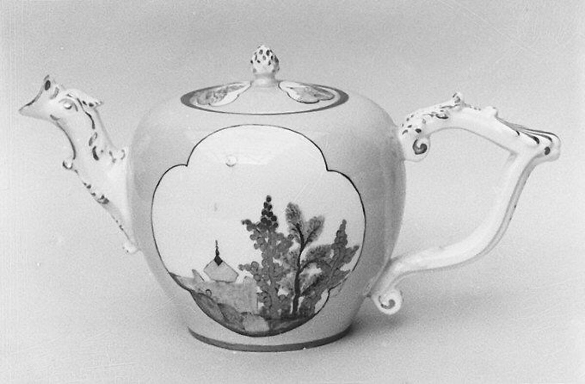 Hand-painted Meissen porcelain Hand-painted Meissen teapot