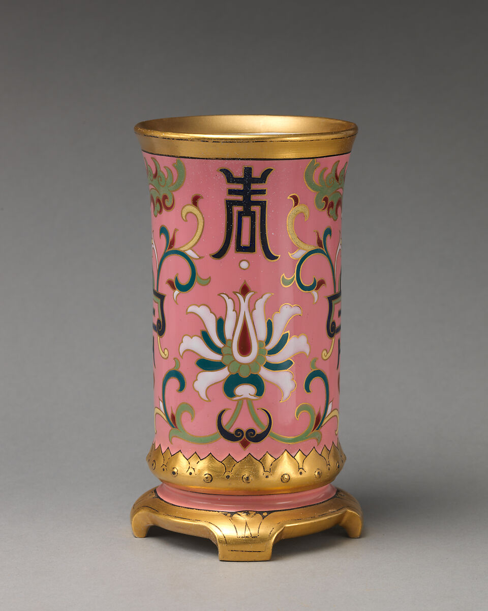 Порцеланова ваза Minton по дизайн на Christopher Dresser около 1870 година