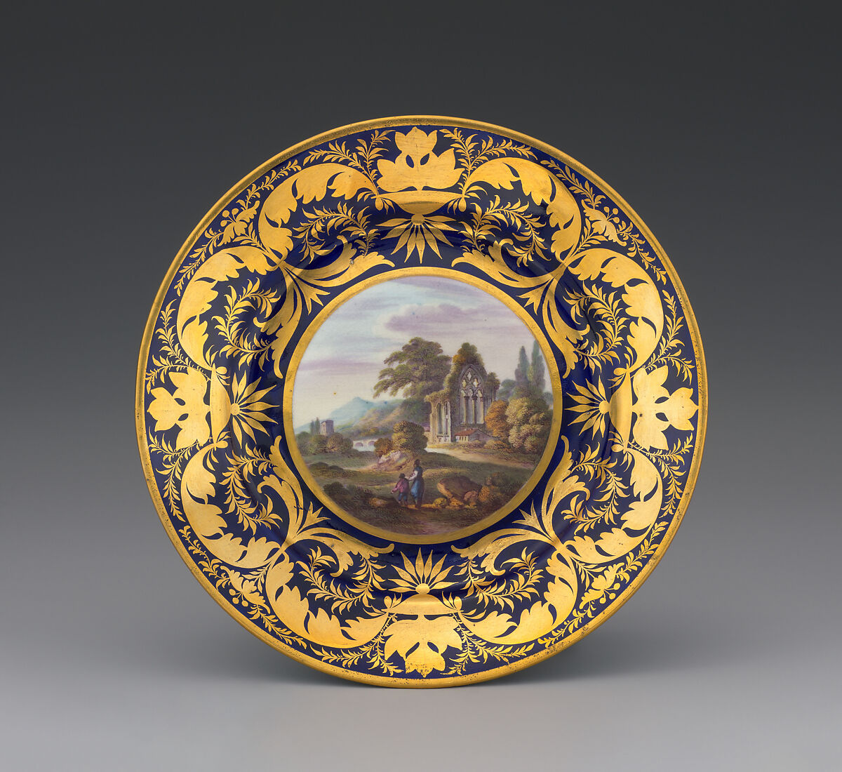 Антикварна порцеланова чиния Royal Crown Derby с пейзаж 1810–1830