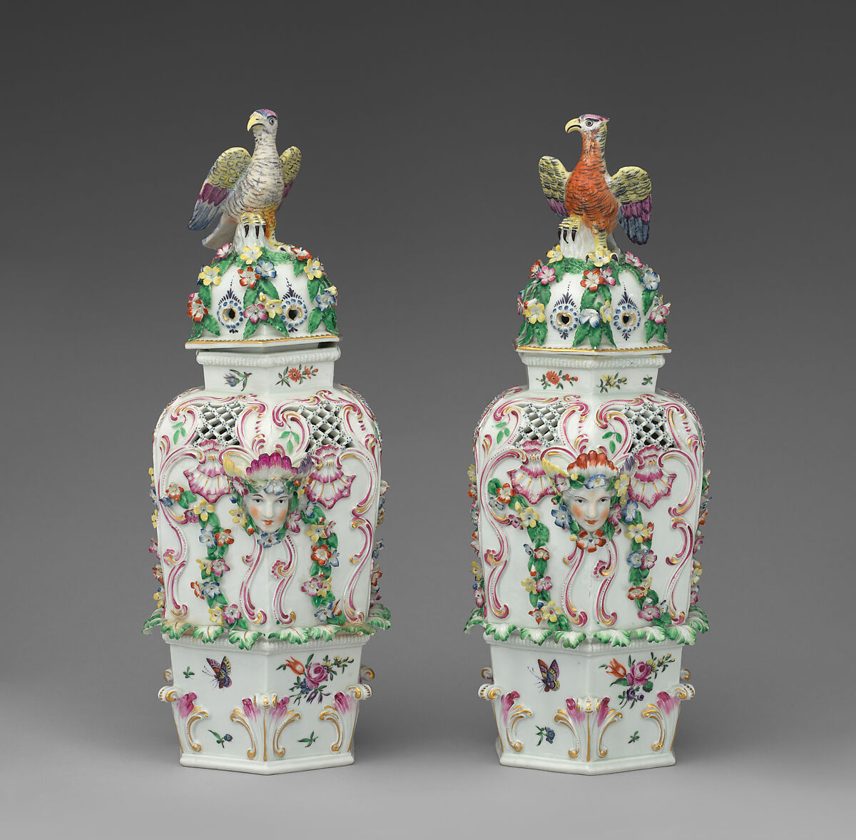 Потпури ваза Royal Worcester, произведена между 1768 и 1770 година