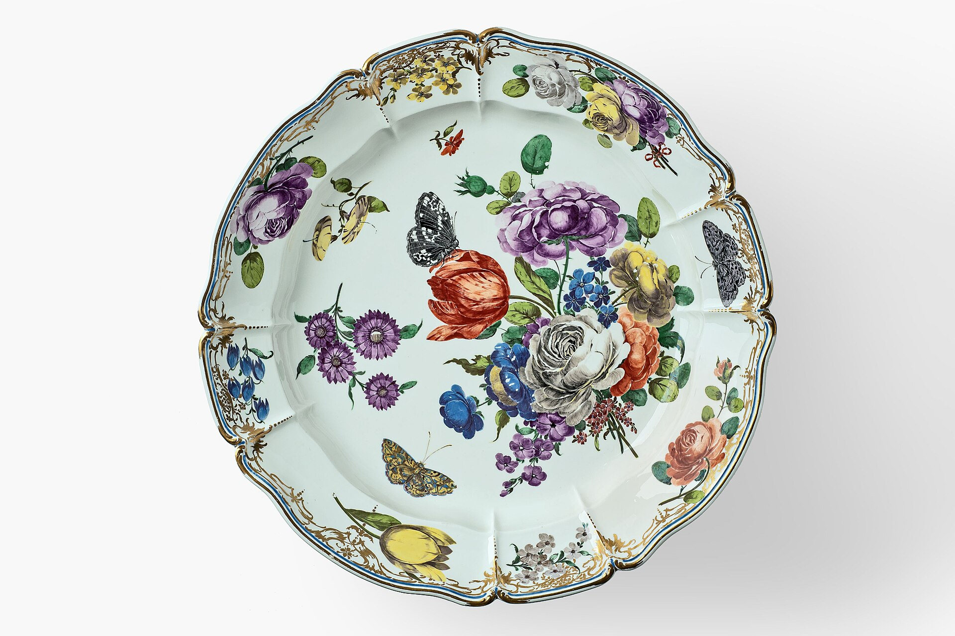 Nymphenburg Bavaria – порцелан около 1760–1765 г. Историческа порцеланова купа Nymphenburg от Бавария с цветя и позлата около 1760–1765 г.