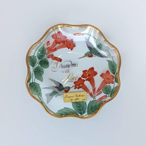 Винтидж стъклена декоративна чиния Lefton Japan от 1991 г. с колибри, цветя, златист кант и надпис To Grandma with Love