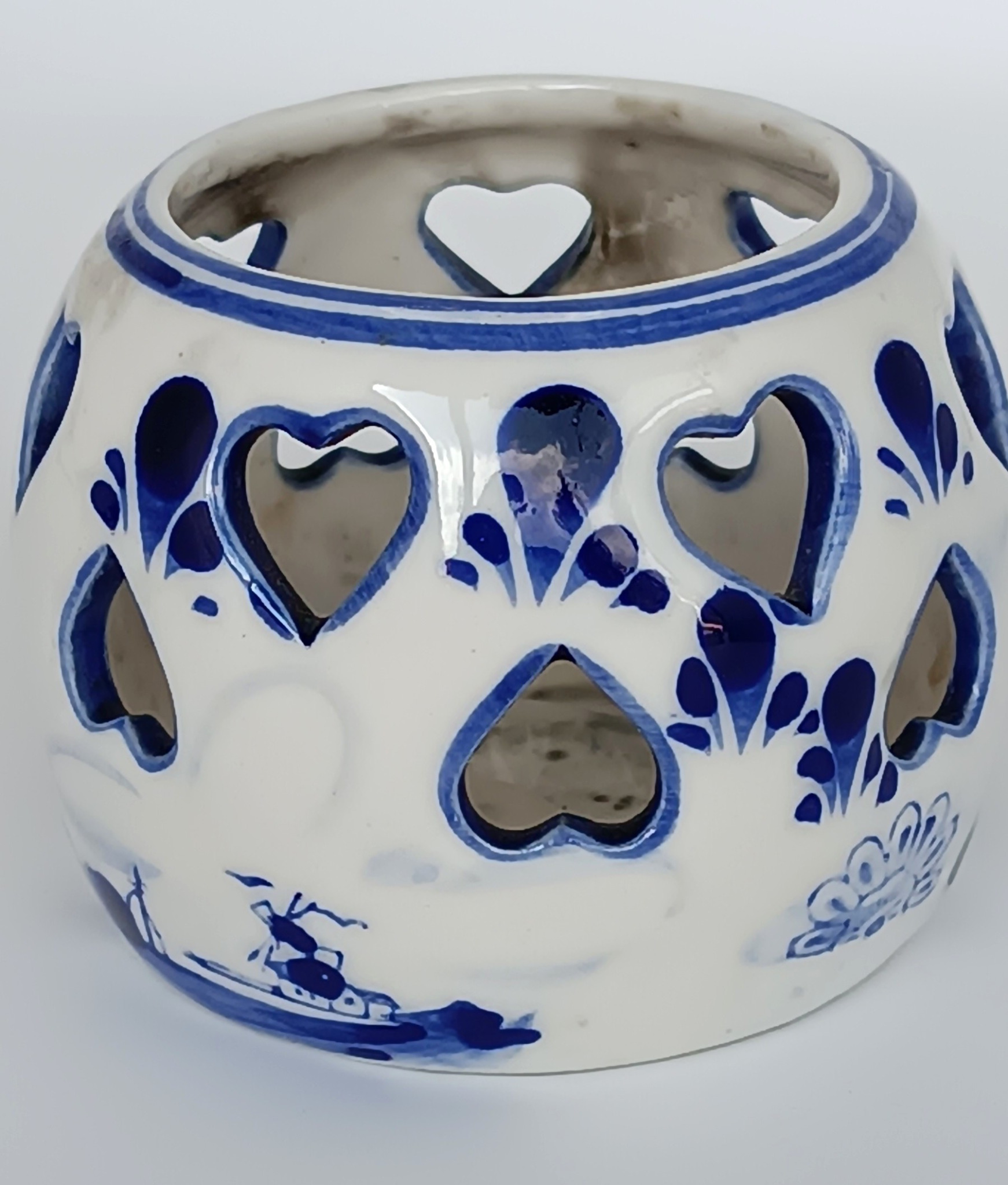 vintidzh-elesva-holland-delft-blue-sveshtnik-sartsevidni-prorezi-detail-bg.jpg