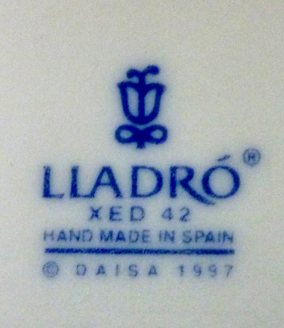 Blue Lladró porcelain mark with Hand Made in Spain and DAISA inscription