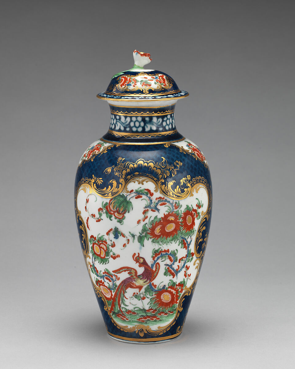 Royal Worcester covered porcelain vase dating from around 1770