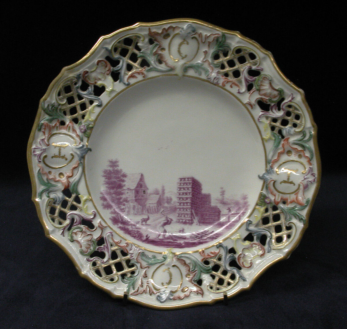 Fürstenberg porcelain dessert plate circa 1758 with Rococo decoration