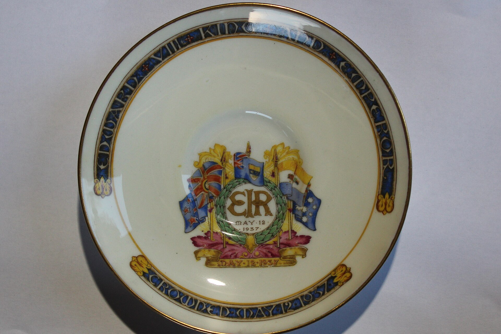 Paragon China Edward VIII commemorative plate for the planned coronation on 12 May 1937