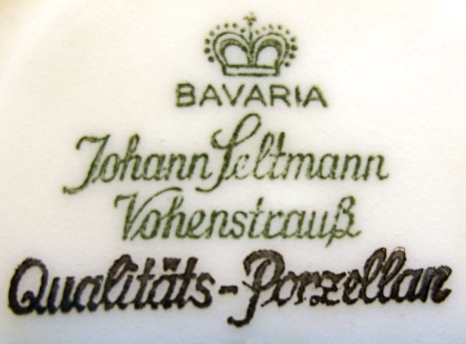 Original Johann Seltmann Vohenstrauss Bavaria porcelain factory mark with a green crown and Qualitäts-Porzellan inscription